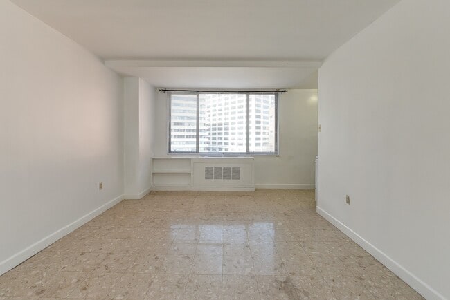 Photo - Spacious & Bright Junior One Bedroom at River Place North