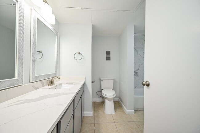 Building Photo - 8427 Hearth Dr Unit 2