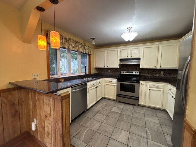 Photo - 13459 Eldridge Pl NW