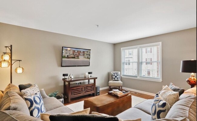 Photo - 1121 Frontline Dr