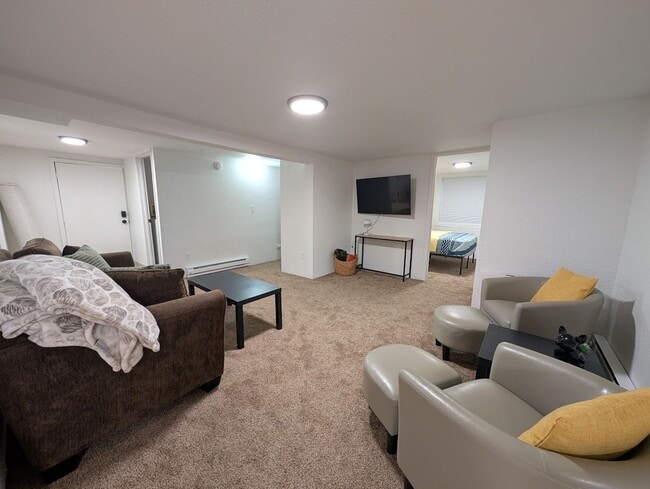 Building Photo - BD Unit BDB