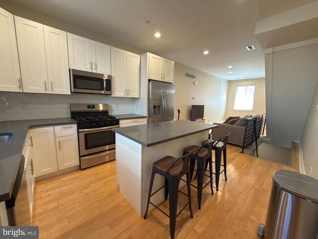 Photo - 2344 S Beulah St