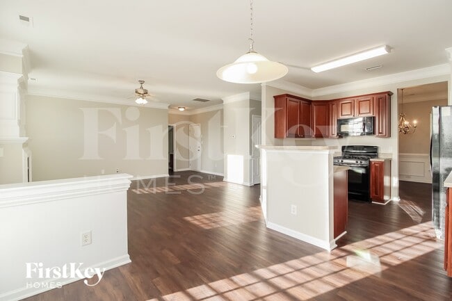 Photo - 124 Fining Court