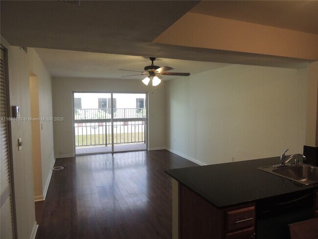 Photo - 833 West Ave Unidad 302