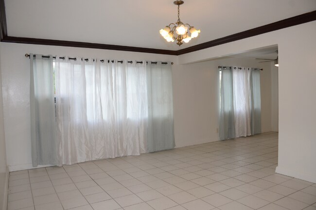 Photo - 1218 N Park Western Dr Unit Apt #3