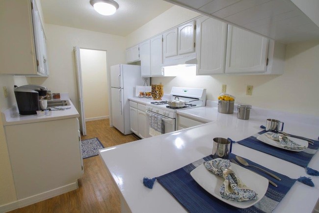 Timberwolf Apartments