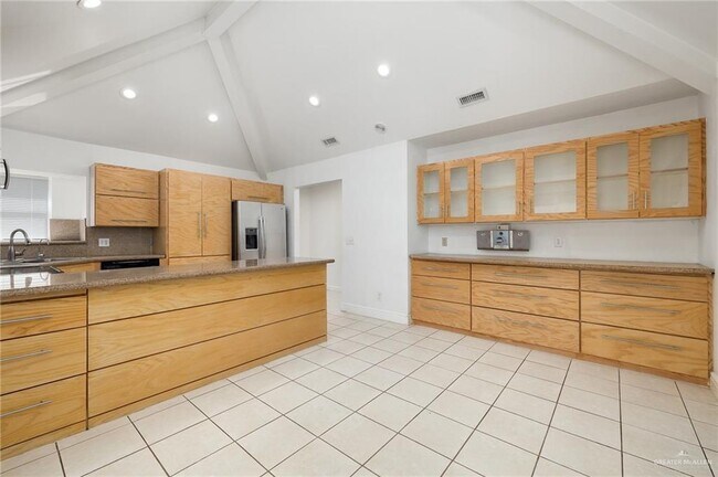 Photo - 421 E Shasta Ave