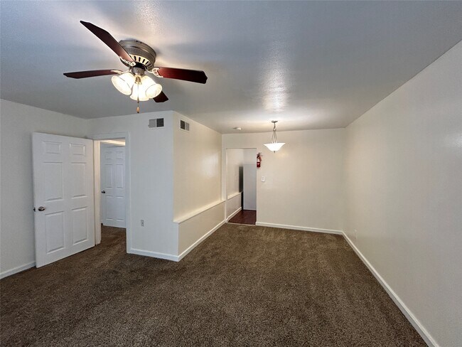 Photo - 5415 Scott St Unidad 36