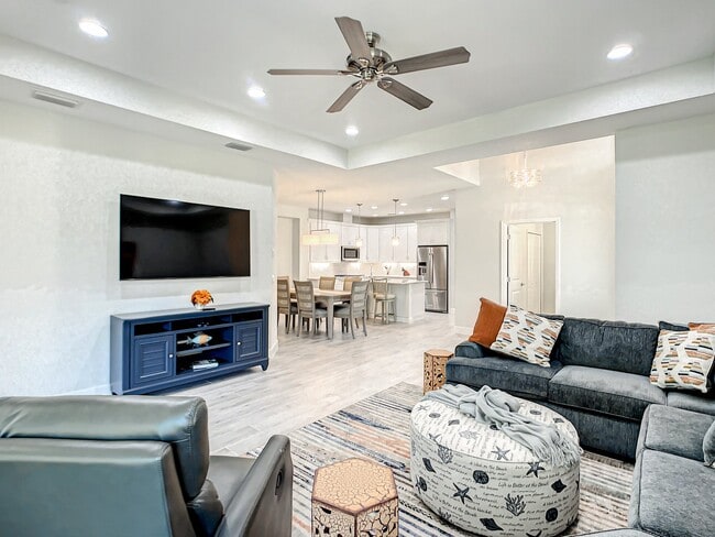 Photo - 875 Coral Reef Way