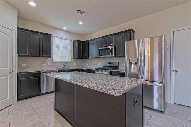 Photo - 521 Staton St