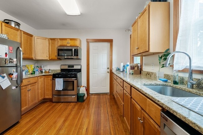 Building Photo - 26 Chilton St Unit 3A
