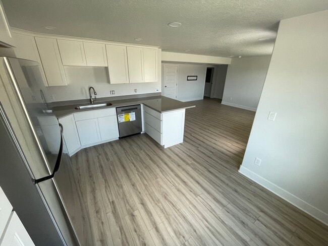 Photo - 946 N Olson Dr Unidad B