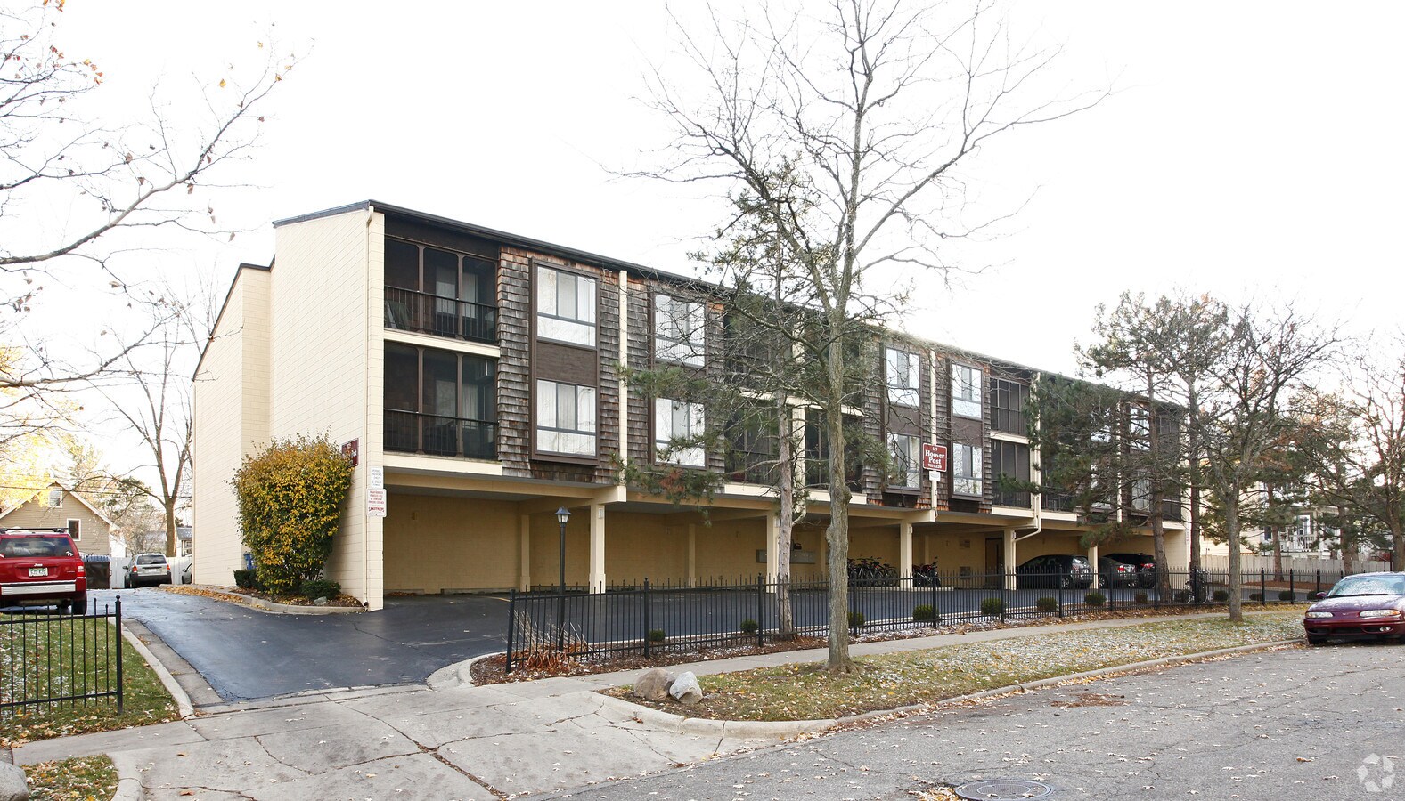 Hoover Post Apartments Off Campus Housing Ann Arbor Mi Forrentuniversity