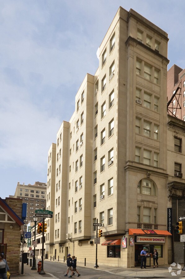 Photo - 1324 Walnut St Apartments