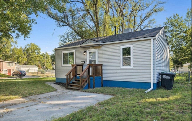 Photo - 3355 N 40th Ave