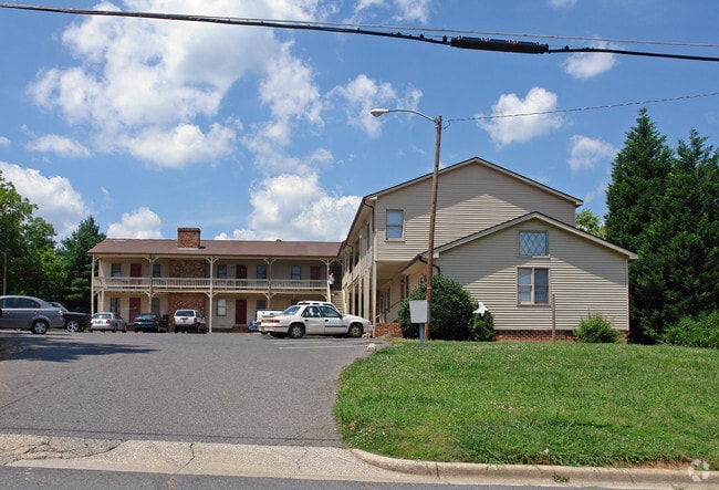 Chateaux Apts