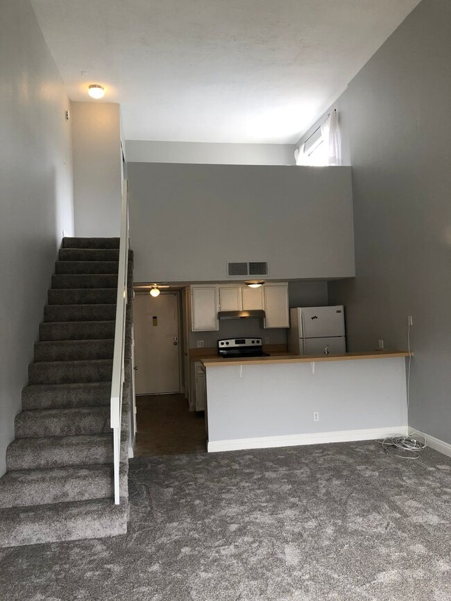 Photo - Mission Verde Top Floor-End Unit Loft Bedroom Condo in the Heart of Mission Valley near SnapDrago...