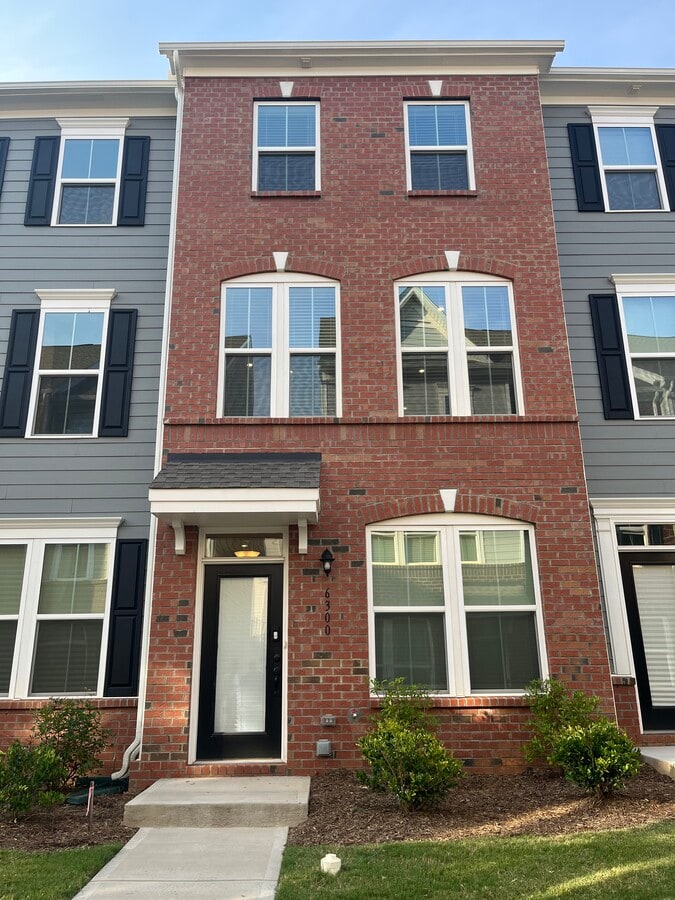 Photo - 6300 Cleburne Ct
