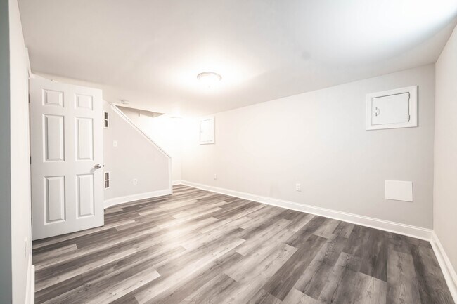Photo - 8552 Hydra Ln