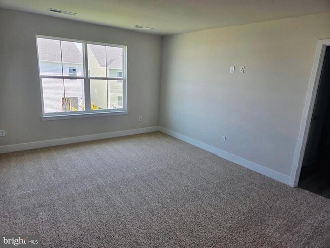 Photo - 232 Munsee Cir