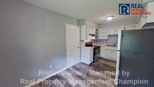 Photo - Charming 2 BD/1 BA Bungalow with Fenced Ba...