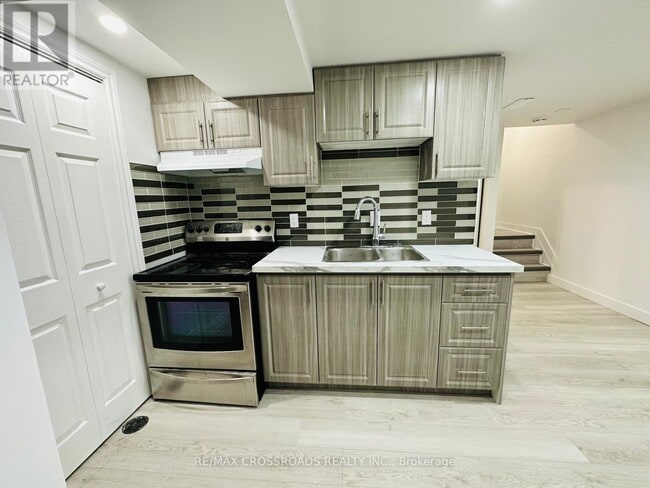 Photo - 256 Birchcliffe Crescent