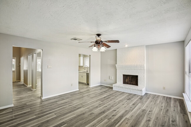 Photo - 3715 Wells Mark Dr