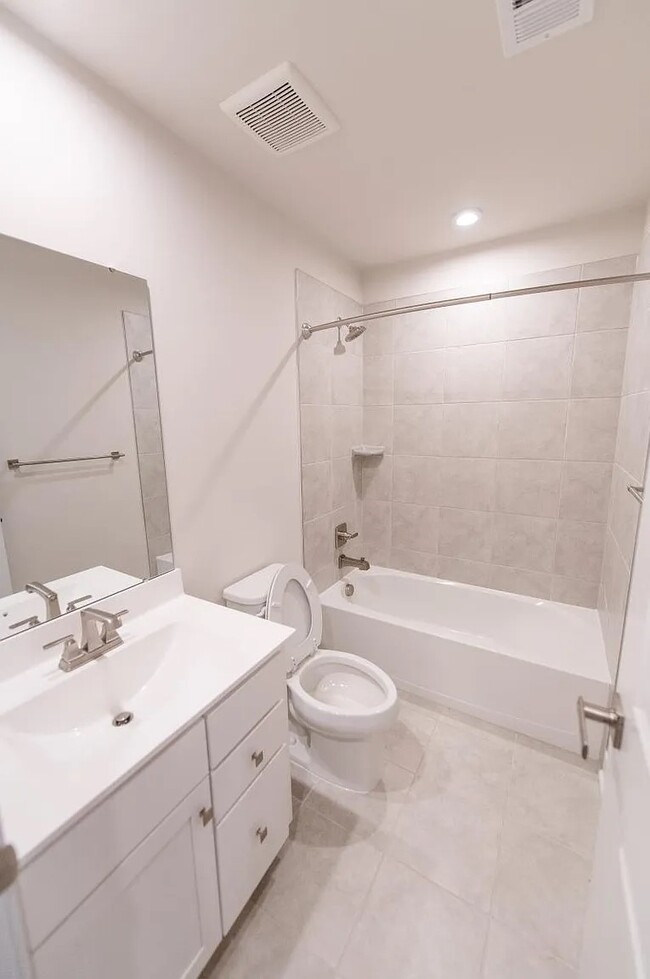 Photo - 2816-2816 Evansgreen Dr