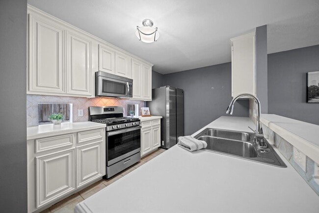 Photo - 1523 Cook St