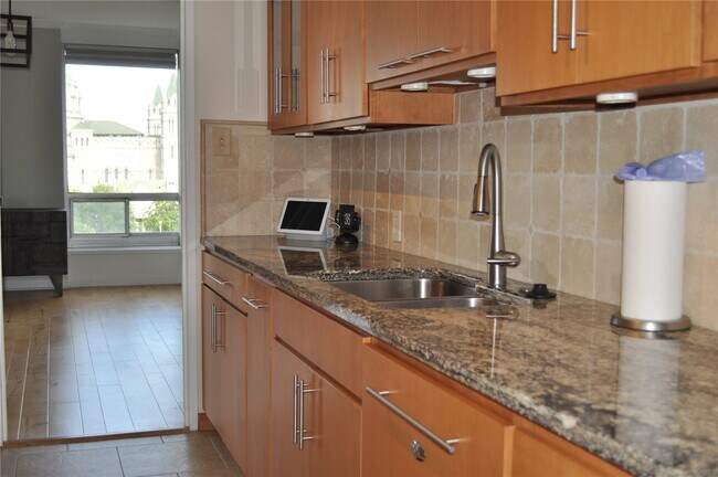Photo - 4501 Lindell Blvd Unit 4B