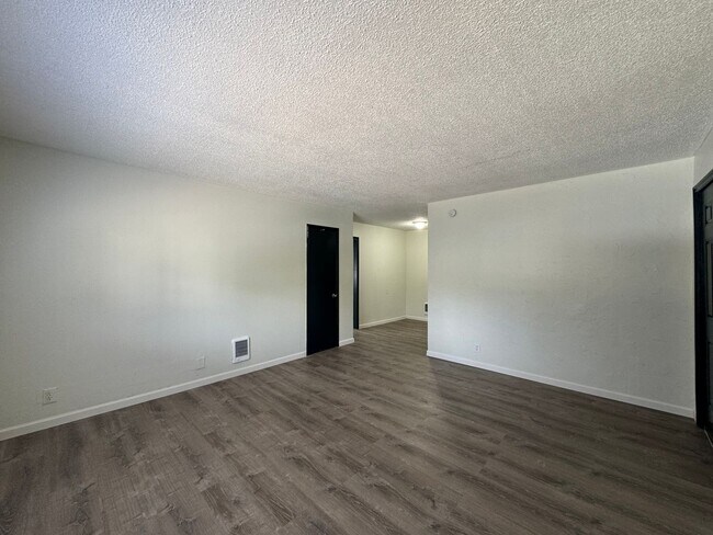 Photo - Stark Street Crossing