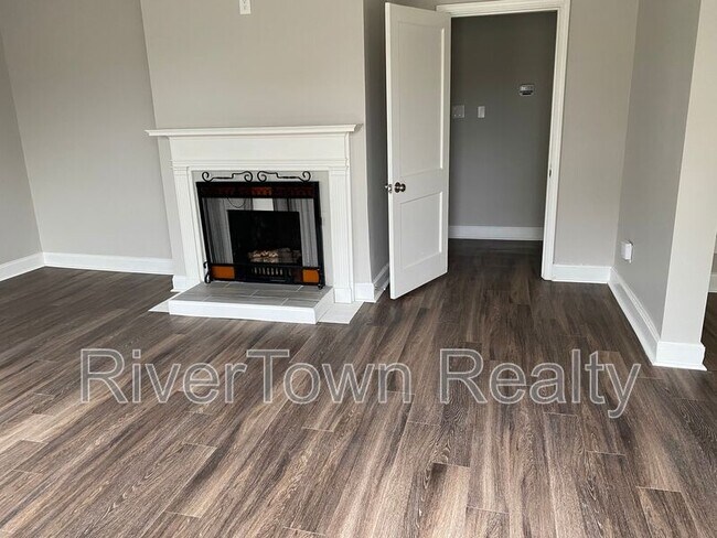 Photo - 1009 University St