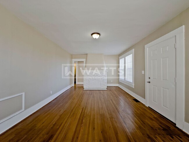 Photo - 3 Bedroom House in Eastlake Community