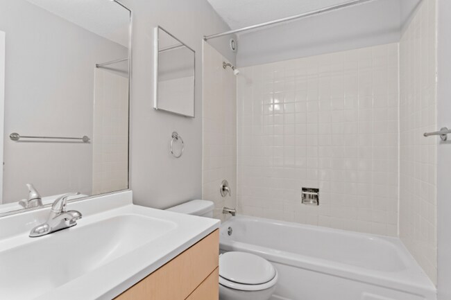 Photo - 99 E 13th St