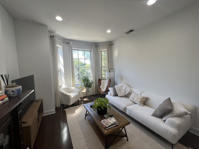 Photo - 1921 N Sedgwick St Unit 3F