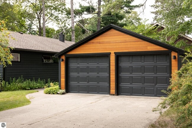 Photo - 604 Sixth St