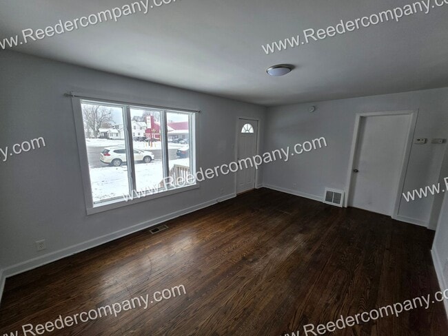 Photo - Spacious 4 bedroom 1 bathroom house