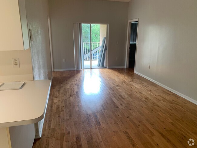 Building Photo - 3221 Sabal Palm Manor Unit 207 Rental