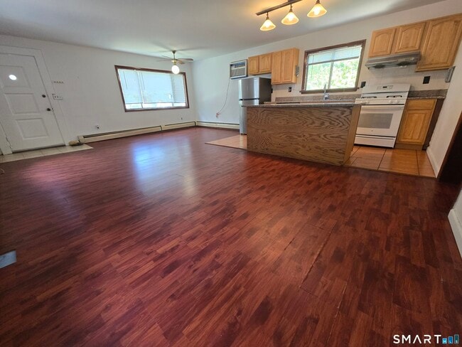 Photo - 493 Den Ln
