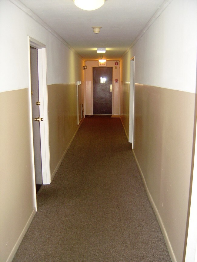 Photo - Maple Court Apartments Unidad 3-F