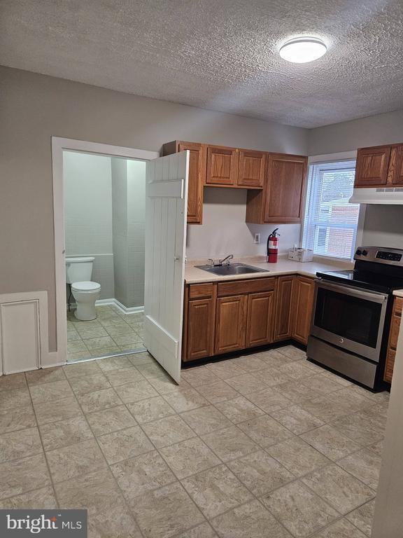 Photo - 10 W Frederick St