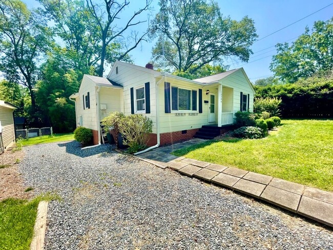 Photo - Beautiful 3 Bed 1 Bath Home Located near target shopping center off of Battleground in desirable ...