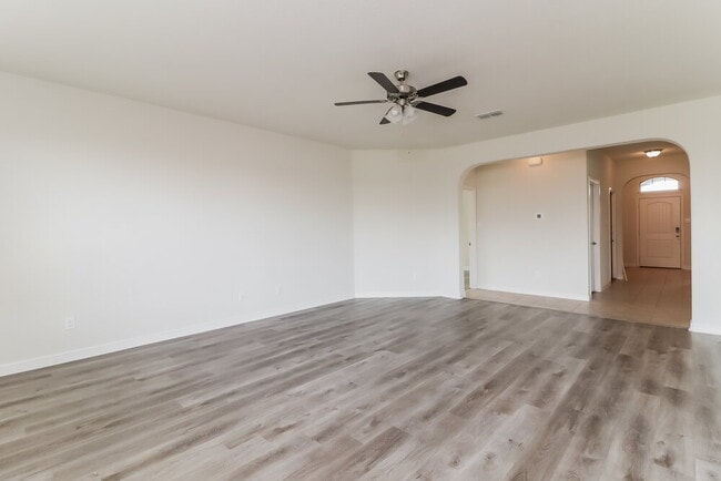 Photo - 1001 Doe Meadow Dr
