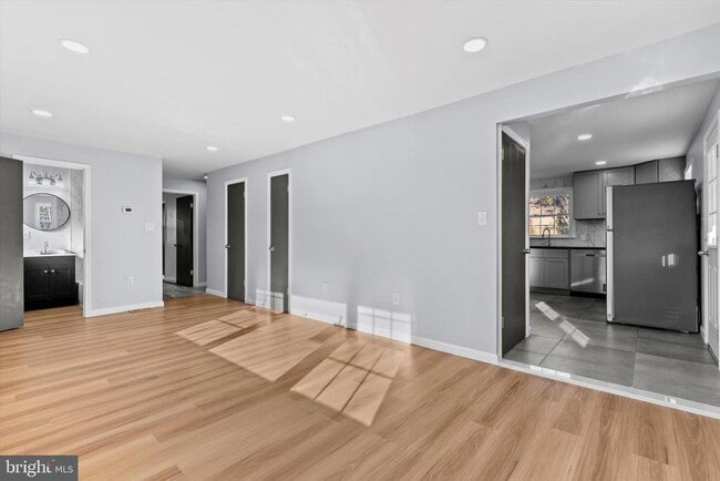 Photo - 533 E Park St