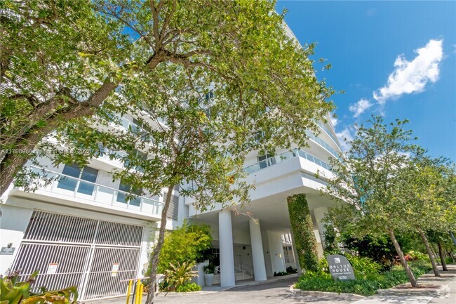 Building Photo - 4250 Biscayne Blvd Unit 917 Rental