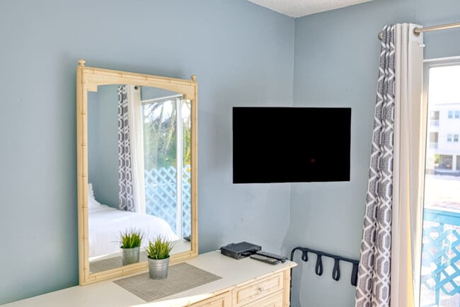 2205 Avenue B Unit SI FL2-ID1591390P