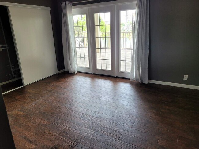 Photo - 200 Full Moon