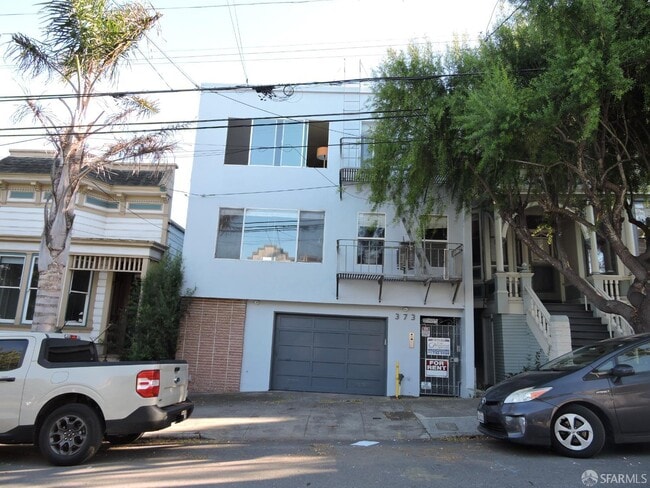 Building Photo - 373 Duncan St Rental