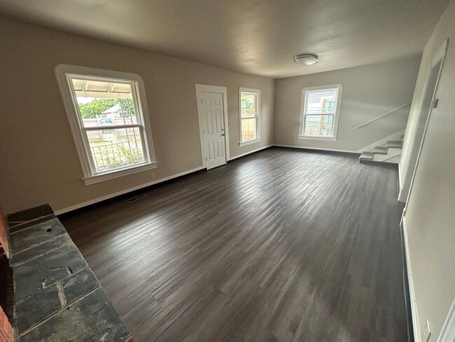 Photo - Beautifully renovated 3bedroom/2 bath house. 1/2 off 1st month's rent!