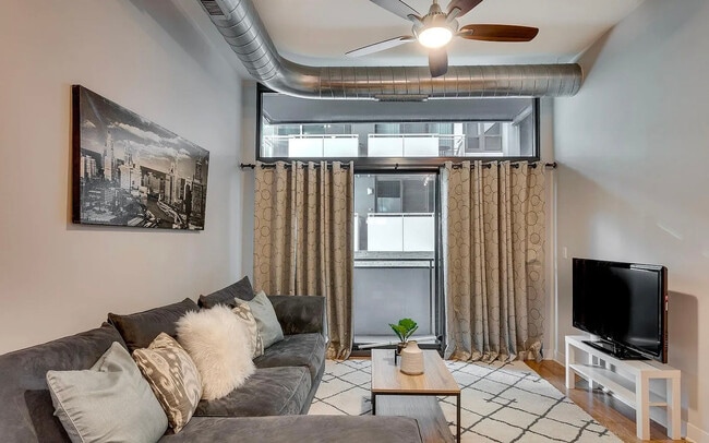 Photo - 660 W Wayman St